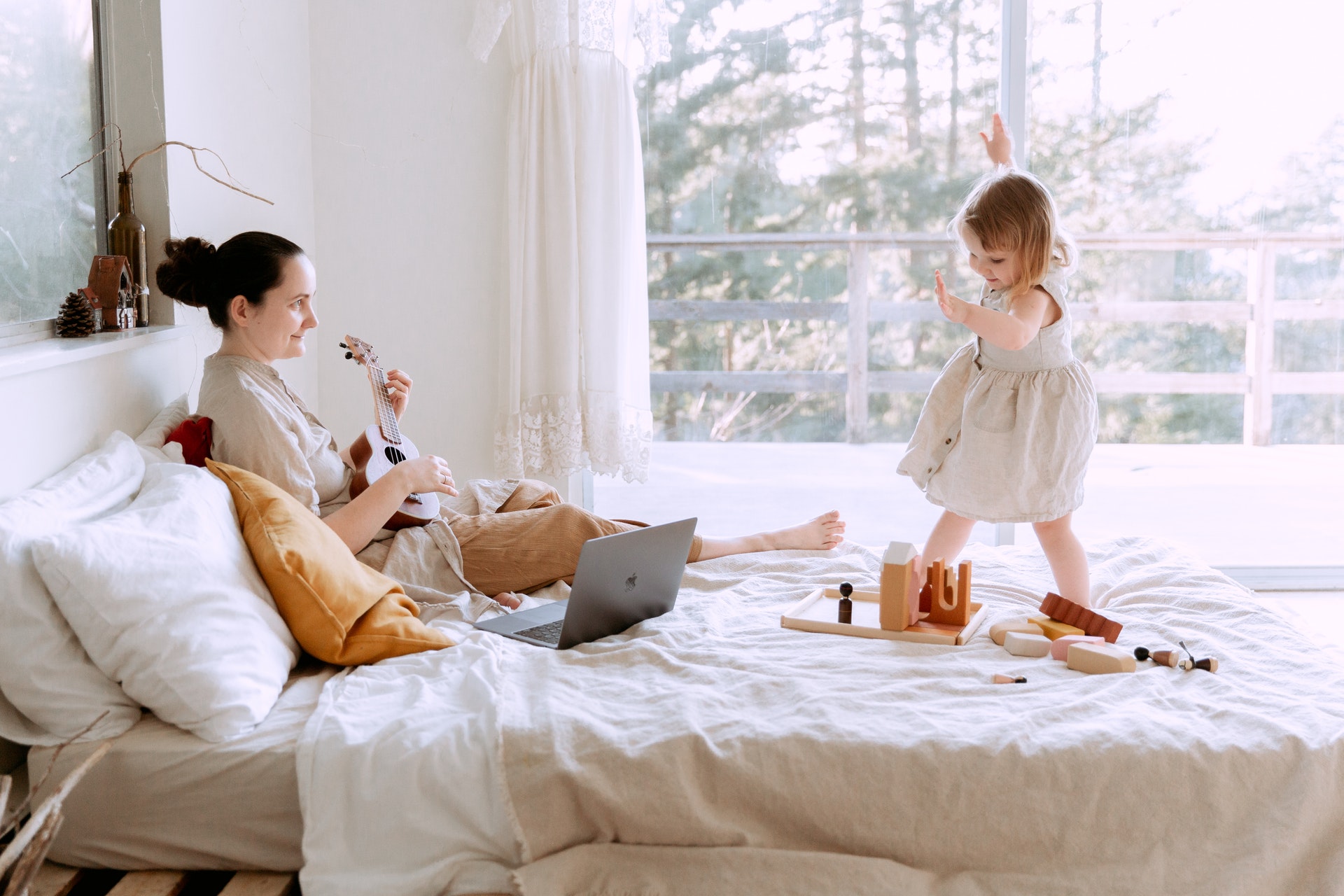 pros and cons of co-sleeping with your toddler