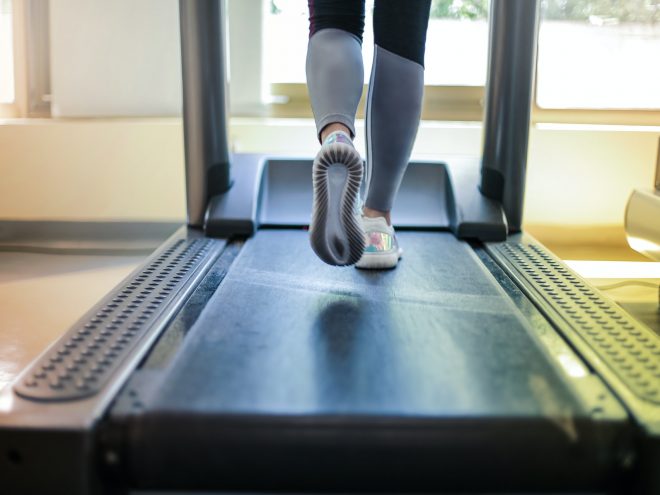 tips for walking on a treadmill while pregnant